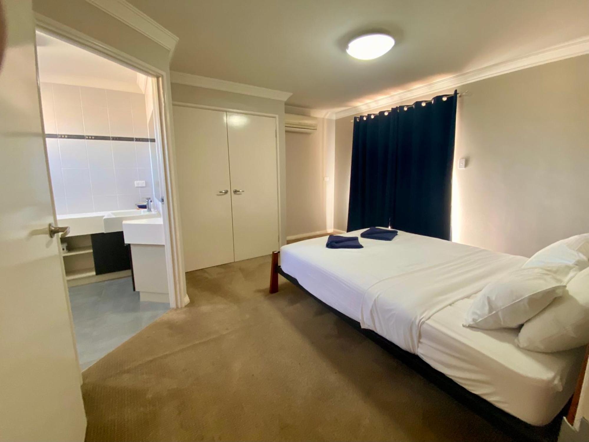 Port Denison Beach Resort Экстерьер фото